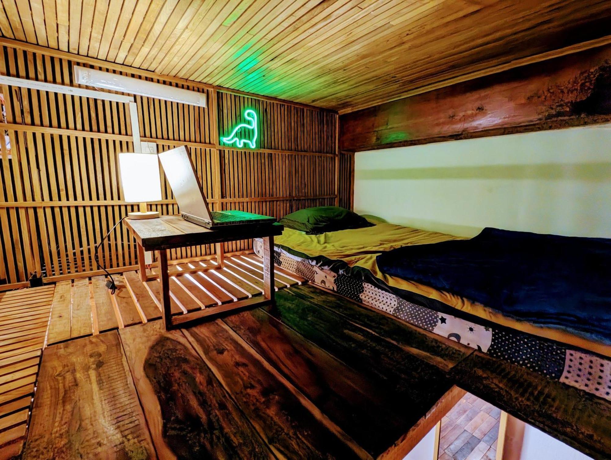 The Gk House Hostel, Ecolliving, Central City, Natural Wooden, Chill View Rooftop, Restaurant And Cocktail Bar Ho Chi Minh City Exterior photo
