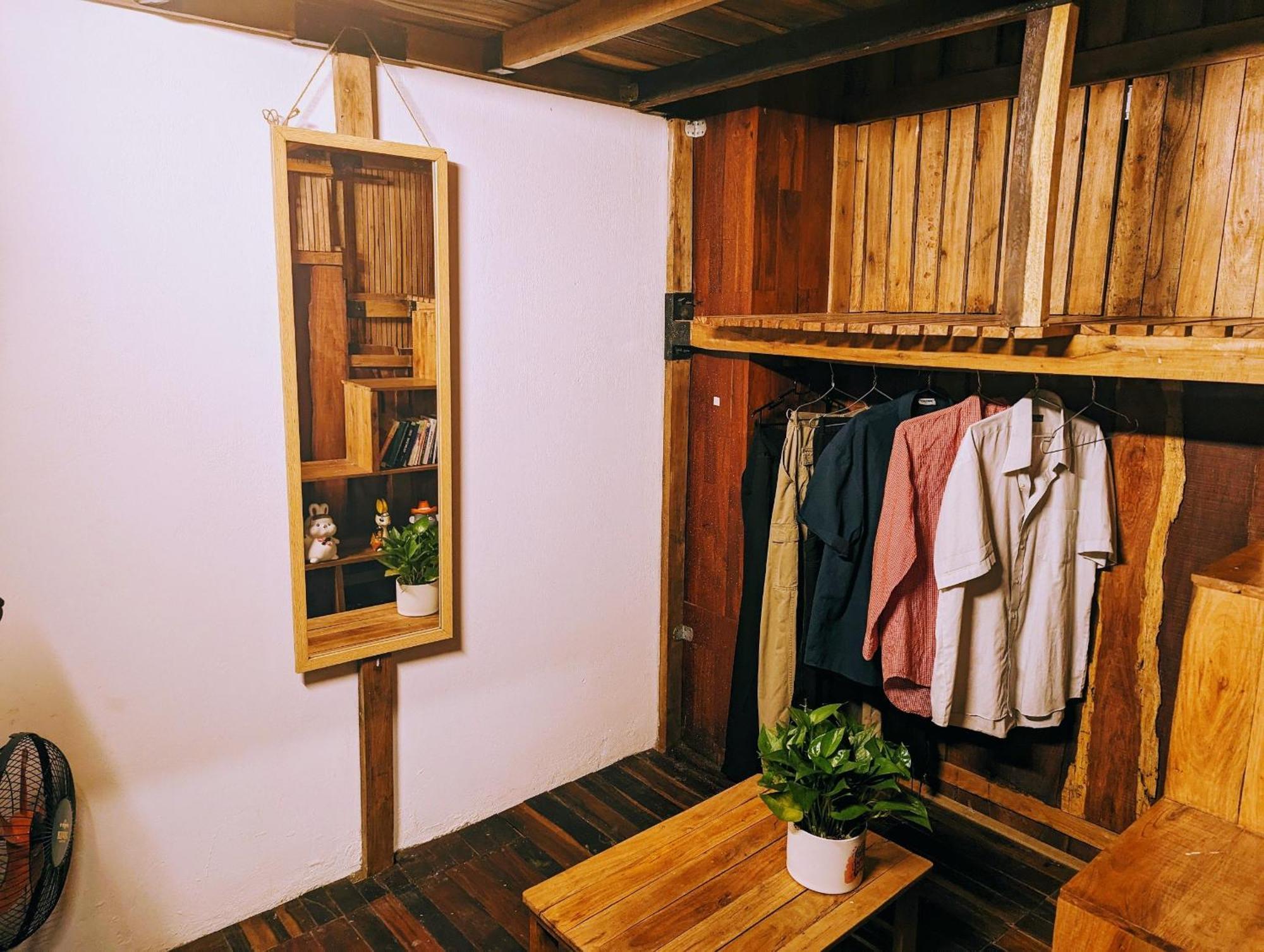 The Gk House Hostel, Ecolliving, Central City, Natural Wooden, Chill View Rooftop, Restaurant And Cocktail Bar Ho Chi Minh City Exterior photo