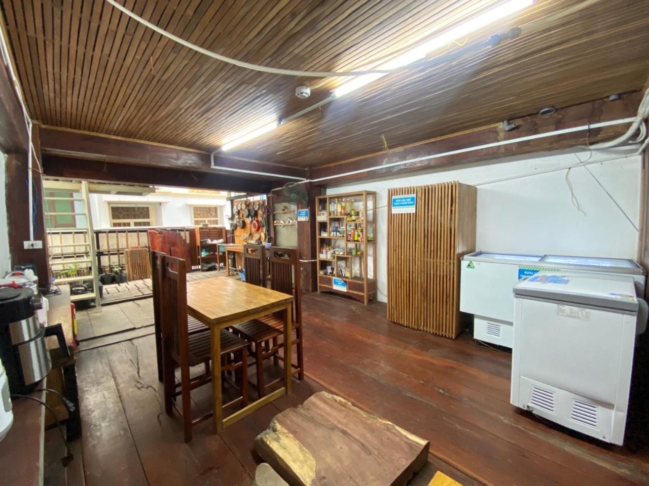 The Gk House Hostel, Ecolliving, Central City, Natural Wooden, Chill View Rooftop, Restaurant And Cocktail Bar Ho Chi Minh City Exterior photo